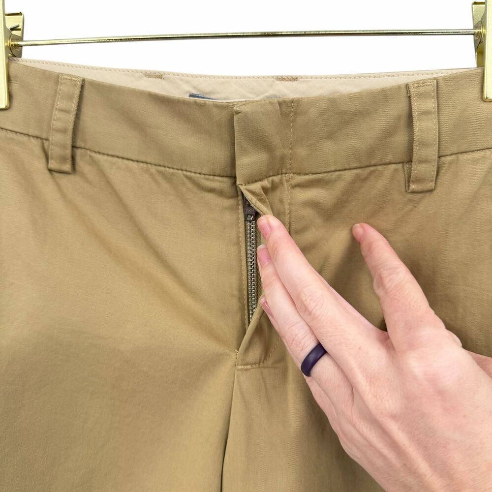 Vince Tan Bermuda Shorts - Picture 5 of 8